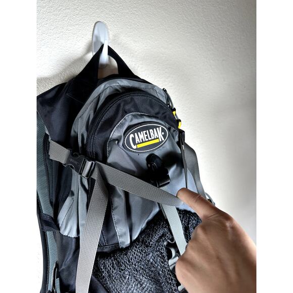 CamelBak H.A.W.G. Hydration Daypack w/ Bladder Gray/Black Waist & Chest Straps - Picture 10 of 16